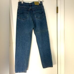 Vintage 80’s Lee genuine denim blue jeans leather patch rivets 👖💙